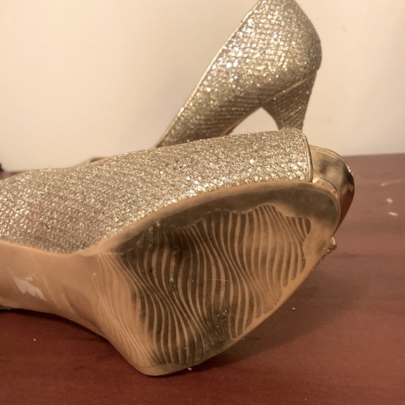 Shiny heels from le château - Picture 3 of 3